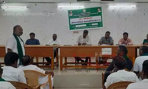 உரங்களை கூட்டுறவுத்துறை மூலம் வழங்க வேண்டும்; விவசாயிகள் வலியுறுத்தல்