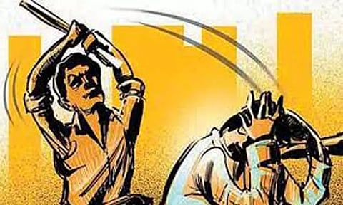 தூத்துக்குடியில்மினிபஸ் டிரைவர், கண்டக்டர் மீது தாக்குதல்