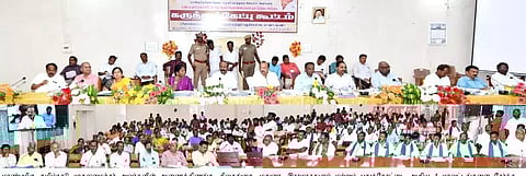 வேளாண்துறைக்கு தனி பட்ஜெட் தாக்கல் செய்வது தொடர்பாக 4 மாவட்ட விவசாயிகளுடன் கருத்துகேட்பு கூட்டம் அமைச்சர்கள் பன்னீர்செல்வம், பெரியகருப்பன் பங்கேற்பு