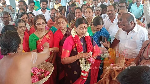 திருக்கடையூர் அமிர்தகடேஸ்வரர் கோவிலில் துர்கா ஸ்டாலின் வழிபாடு