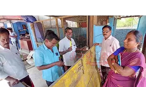 ரூ.27 கோடியே 40 லட்சம் வரி நிலுவை: புதுக்கோட்டையில் 15 கடைகளுக்கு 'சீல்'