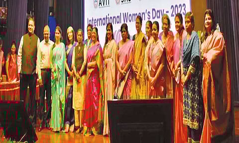 மகளிர் தின விழா