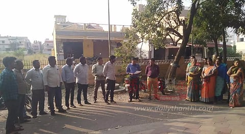 பாப்பிரெட்டிப்பட்டியில்வருவாய் துறை அலுவலர்கள் சங்கத்தினர் ஆர்ப்பாட்டம்