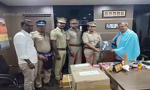 சிறைக்கைதிகளுக்கு ரூ.4 லட்சம் புத்தகங்கள்