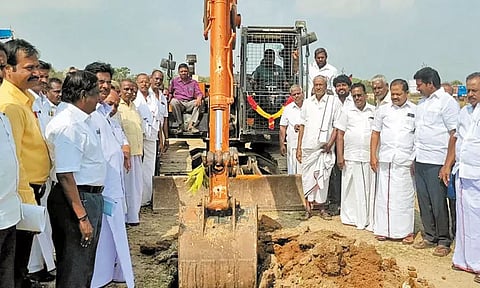 உத்திரமேரூர் ஏரியில் ரூ.18 கோடியே 88 லட்சத்தில் புனரமைப்பு பணிகள்