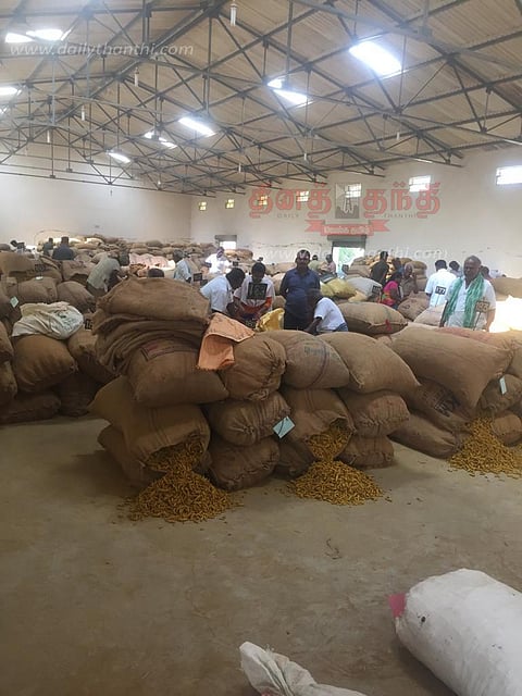 திருச்செங்கோட்டில்ரூ.1¼ கோடிக்கு மஞ்சள் ஏலம்