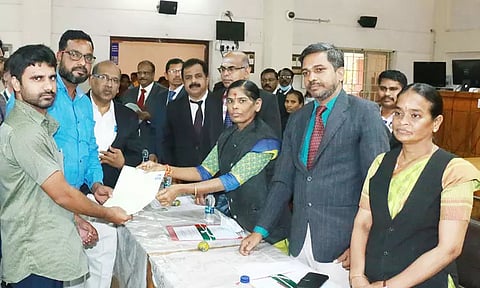 மக்கள் நீதிமன்றத்தில் 243 வழக்குகளுக்கு தீர்வு