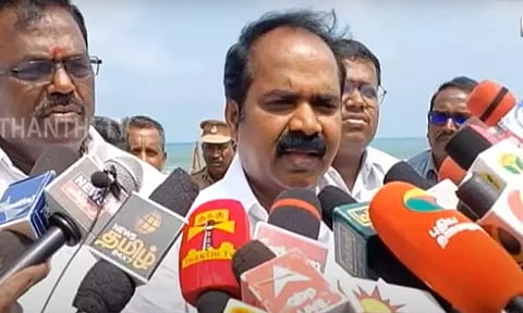 கச்சா எண்ணெய்க் குழாயில் பராமரிப்பு பணிக்கு தடை... ஆட்சியர் தலைமையில் முத்தரப்பு பேச்சுவார்த்தை