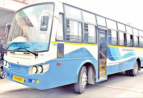 பள்ளி நேரத்திற்கு தகுந்தவாறு பஸ்கள் இயக்க இயக்க வேண்டும்