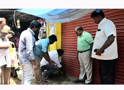 கள்ளக்குறிச்சியில்வாடகை செலுத்தாததால் 12 கடைகளுக்கு சீல்நகராட்சி அதிகாரிகள் நடவடிக்கை