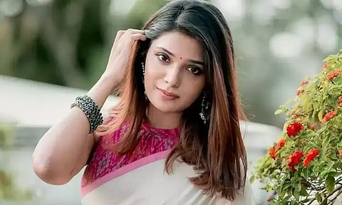 காதல் தோல்வியால் அழுதேன் - நடிகை ஆத்மிகா
