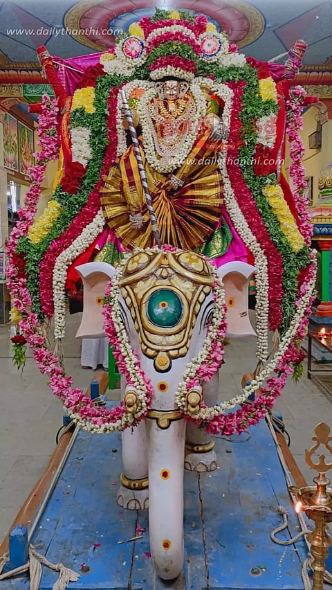 வேம்படி மகாமாரியம்மன் வீதிஉலா
