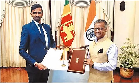 இலங்கையில் தமிழர்களுக்கு 4 ஆயிரம் வீடுகள் கட்டும் திட்டத்துக்கு கூடுதல் நிதி - ஒப்பந்தம் கையெழுத்து