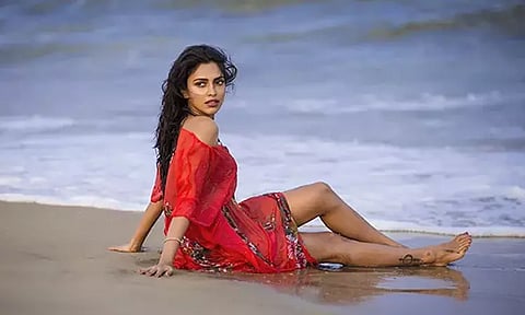 அமலாபால் பகிர்ந்த கவர்ச்சி வீடியோ