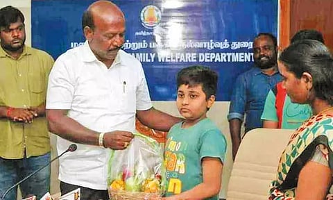 தனக்கு ஒதுக்கப்பட்ட அரசு விடுதியை நோயாளிகளின் உறவினர் தங்குமிடமாக மாற்றிய அமைச்சர் மா.சுப்பிரமணியன்