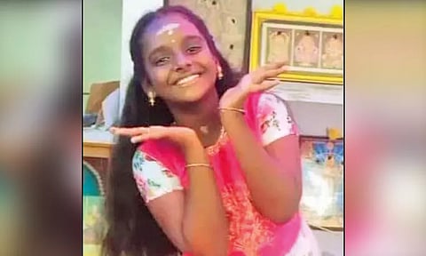 காஞ்சீபுரம் அருகே கோவில் திருவிழா சாமி ஊர்வலத்தில் பள்ளி மாணவி சாவு - ஜெனரேட்டரில் தலைமுடி சிக்கியது