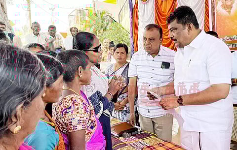 பிரகாஷ் எம்.எல்.ஏ. பொதுமக்களிடம் குறைகள் கேட்டார்