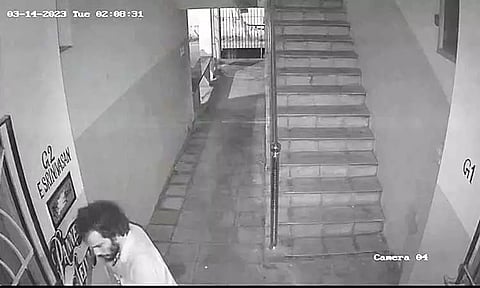 மடிப்பாக்கத்தில் கார் ஷோரூம் மேலாளர் வீட்டில் புகுந்து 60 பவுன் நகை திருட்டு