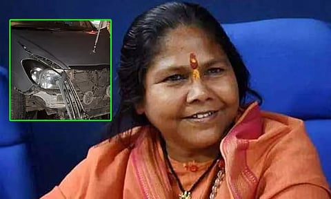 கர்நாடகாவில் மத்திய மந்திரி சென்ற கார் விபத்துக்குள்ளானது - மந்திரி காயம்