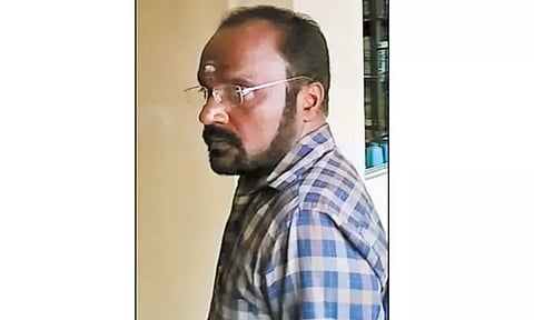 ரூ.2500 லஞ்சம் வாங்கிய வழக்கு; கலெக்டர் அலுவலக ஊழியருக்கு 4 ஆண்டு சிறை தண்டனை