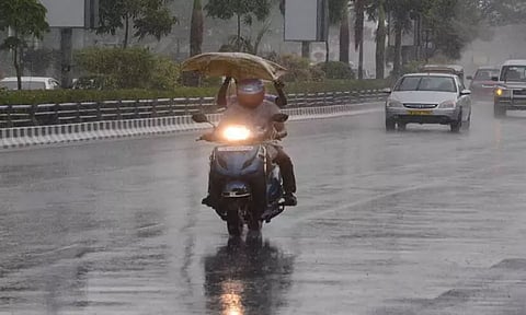 சென்னை மாநகரின் ஒரு சில இடங்களில் பரவலாக மழை