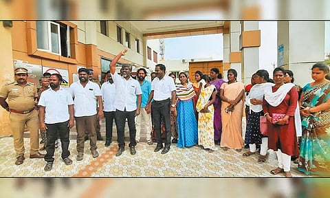 திருவள்ளூர் ஆஸ்பத்திரியில் குழந்தை உயிரிழந்ததால் உறவினர்கள் ஆர்ப்பாட்டம்