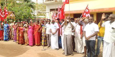 இந்திய கம்யூனிஸ்டு கட்சியினர் போராட்டம்