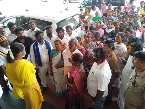 பஞ்சமி நிலங்களை மீட்டு தரக்கோரி கலெக்டர் அலுவலகத்தில் மனு கொடுக்கும் போராட்டம்
