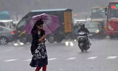 தமிழகத்தில் அடுத்த 3 மணி நேரத்திற்கு 21 மாவட்டங்களில் மழைக்கு வாய்ப்பு - வானிலை மையம் தகவல்