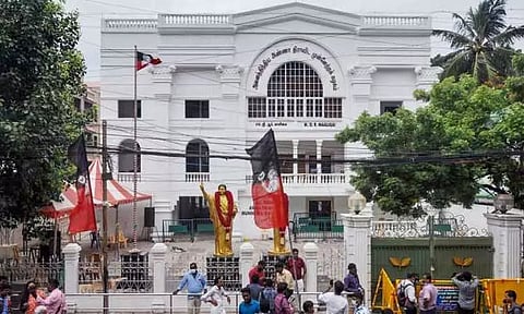 அதிமுக பொதுச்செயலாளர் தேர்தல்: வேட்பு மனு தாக்கல் தொடங்கியது