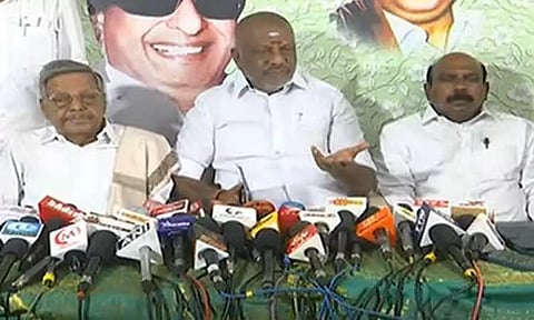 'அடிப்படை உறுப்பினர்களால் மட்டுமே அ.தி.மு.க. தலைமை தேர்ந்தெடுக்கப்பட வேண்டும்' - ஓ.பன்னீர்செல்வம்