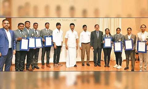 160 வீரர்களுக்கு ரூ.2¼ கோடி ஊக்கத்தொகை, பயிற்சியாளர்களுக்கு பணிநியமன ஆணை - முதல்-அமைச்சர் மு.க.ஸ்டாலின் வழங்கினார்