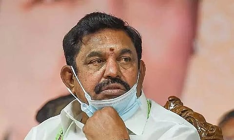 பொதுச்செயலாளர் தேர்தலுக்கு எதிராக ஓபிஎஸ் தரப்பு மனு: எடப்பாடி பழனிசாமி அவசர ஆலோசனை