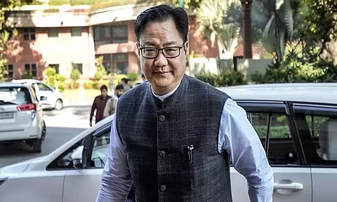 நீதிபதிகள் நிர்வாகத்தைக் கவனித்தால், நீதித்துறை பணிகளை யார் பார்ப்பது? மத்திய சட்ட மந்திரி கிரண் ரிஜிஜூ கேள்வி