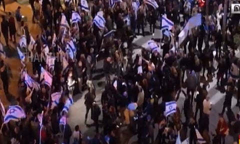 நீதித்துறை மறுசீரமைப்பு சட்டத்திற்கு எதிர்ப்பு.. இஸ்ரேலில் அரசை கண்டித்து வரலாறு காணாத போராட்டம்