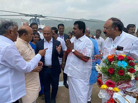 கர்நாடக வனத்துறையினர் தொல்லை கொடுக்க கூடாது