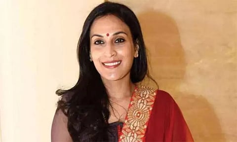 வீட்டு லாக்கரில் இருந்த நகைகள் மாயம் - காவல் நிலையத்தில் ஐஸ்வர்யா ரஜினிகாந்த் புகார்