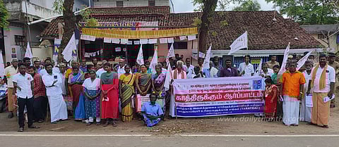 மாற்றுத்திறனாளிகள் காத்திருப்பு போராட்டம்