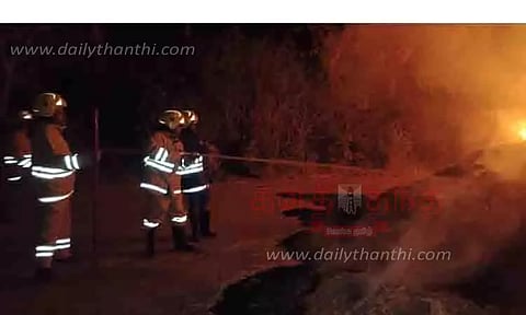 வைக்கோல் போர் தீயில் எரிந்து நாசம்