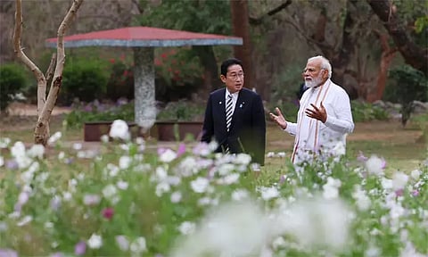 அரசு முறை பயணமாக இந்தியா வருகை: பிரதமர் மோடியுடன் ஜப்பான் பிரதமர் பேச்சுவார்த்தைஇரு தரப்பு உறவுகளை விரிவுபடுத்த முடிவு
