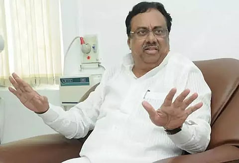 நெஞ்சுவலிக்கு ஆஸ்பத்திரியில் சிகிச்சை பெற்று வரும் ஈ.வி.கே.எஸ்.இளங்கோவனுக்கு கொரோனா தொற்று