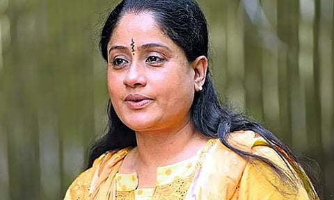 எல்லை மீறிய ஆபாசம்: ஓ.டி.டி. தொடர்களுக்கு தணிக்கை தேவை - நடிகை விஜயசாந்தி