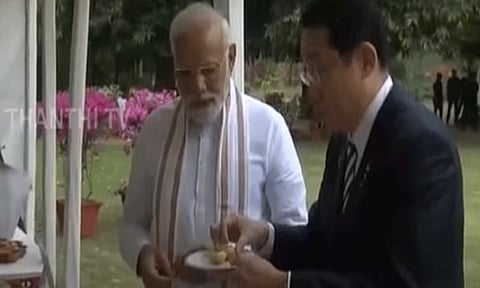 ஜப்பான் பிரதமருக்கு 'பானி பூரி ட்ரீட்' கொடுத்த பிரதமர் மோடி - வைரலாகும் வீடியோ