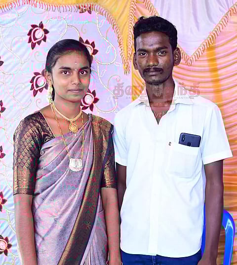 அருகே பட்டப்பகலில் பயங்கரம்:காதல் திருமணம் செய்ததால் புதுமாப்பிள்ளை ஆணவக்கொலை