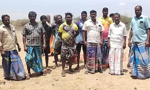 காவிரி ஆற்றில் ஆழ்குழாய் கிணறு அமைக்க பொதுமக்கள் எதிர்ப்பு
