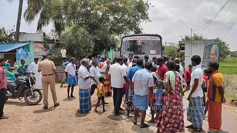 அரசு பஸ்சை பொதுமக்கள் சிறை பிடிப்பு-கிராமசபை கூட்டத்தில் பரபரப்பு