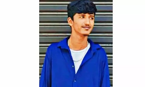 புளியஞ்சோலை அய்யாற்றில் மூழ்கி கல்லூரி மாணவர் பலி