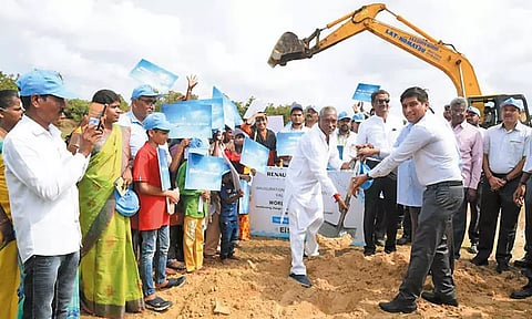 வளையக்கரணை ஊராட்சியில் ரூ.30 லட்சத்தில் ஏரி சீரமைப்பு தொடக்கம்