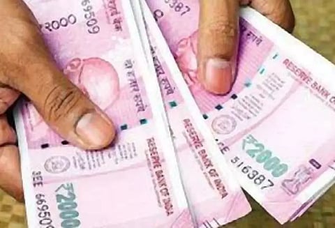 மூதாட்டியிடம் வங்கி தகவல்களை பெற்று ரூ.3¾ லட்சம் நூதன மோசடி