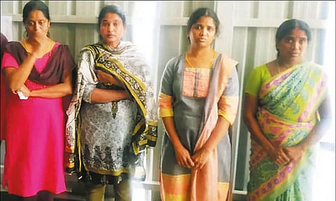 நிதி நிறுவனம் நடத்தி ரூ.63¾ லட்சம் மோசடி : 4 பெண்களுக்கு 10 ஆண்டு சிறை